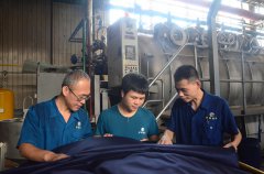 特整丙班氣流機(jī)組：三人七個(gè)機(jī)臺(tái)，班產(chǎn)三萬五